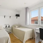 3 Bedrooms And Pool *