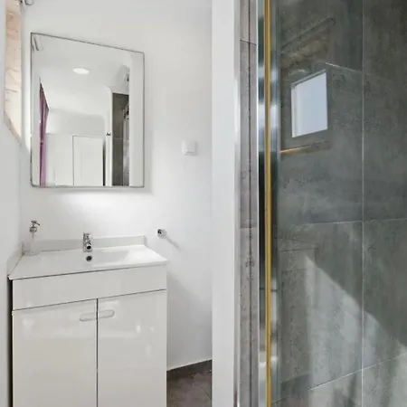 3 Bedrooms&pool Appartement Parede