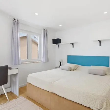 3 Bedrooms And Pool شقة باريد