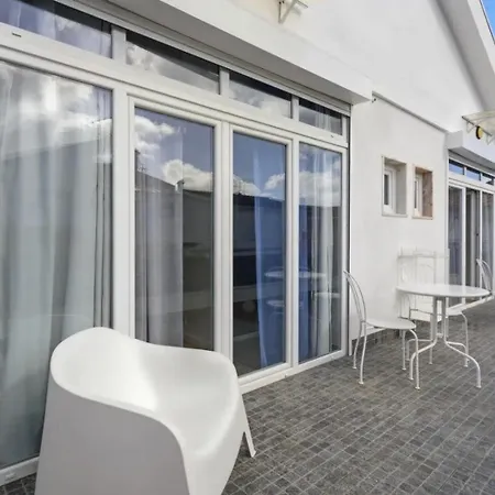 3 Bedrooms&pool Appartement *