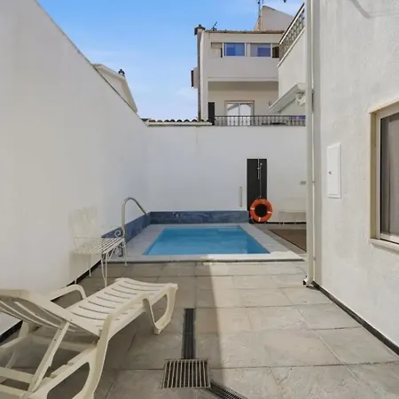 Apartament 3 Bedrooms And Pool