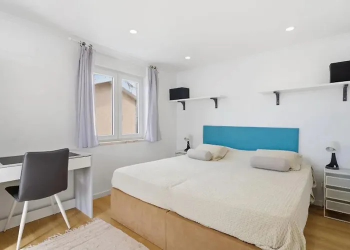3 Bedrooms And Pool شقة باريد