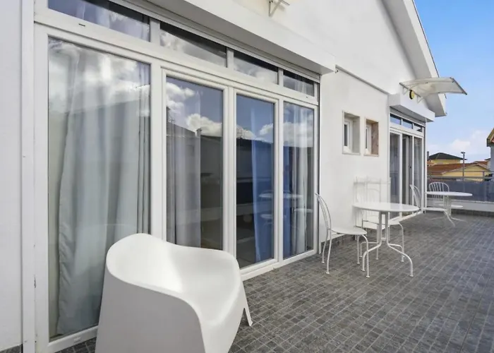 3 Bedrooms And Pool Apartament *