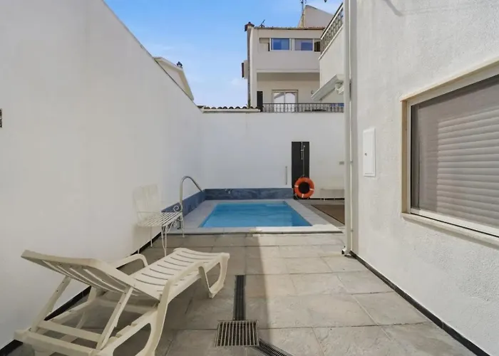 Apartament 3 Bedrooms And Pool